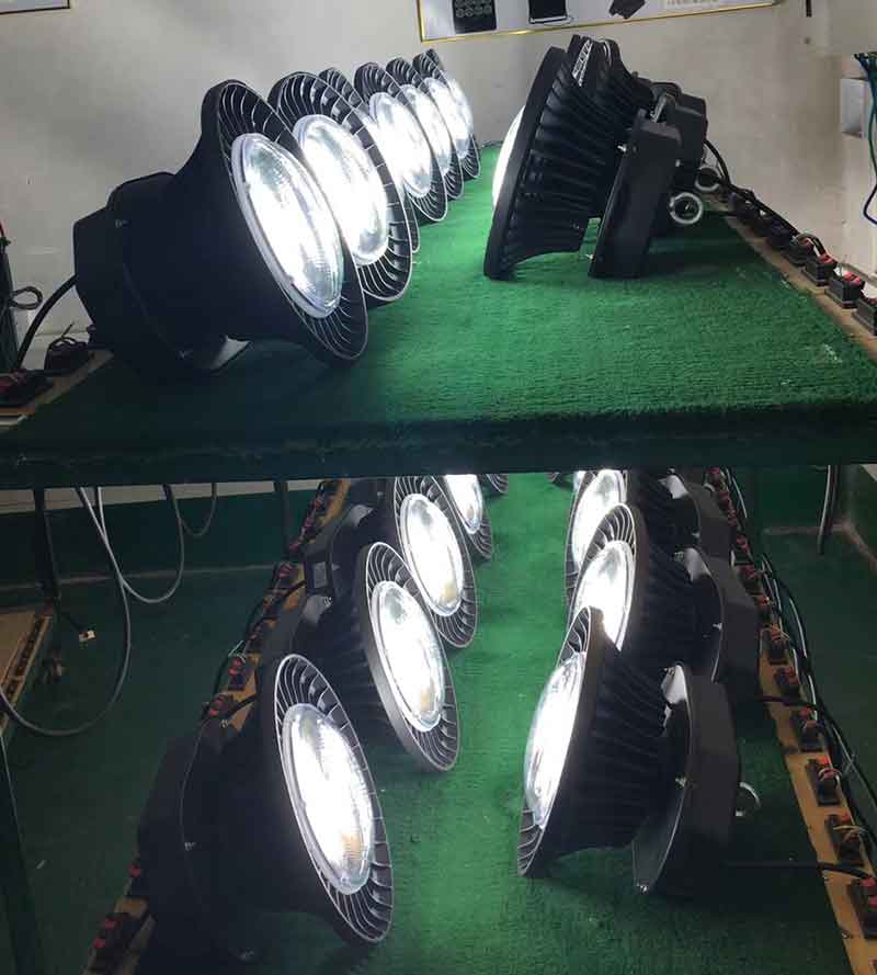 100 W UFO-LED-Hochregalleuchte