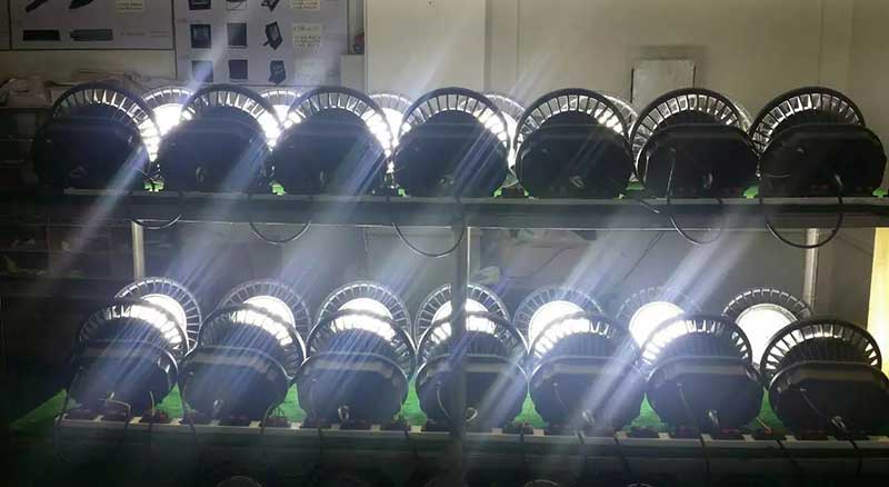 UFO أدى ضوء خليج عالية 200W