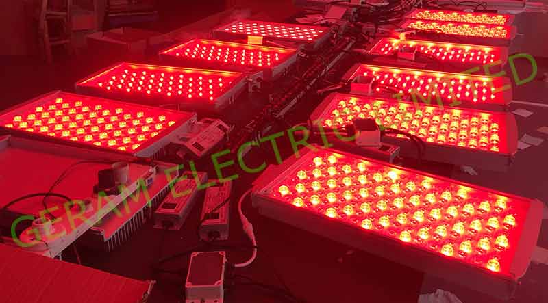 DMX512 RGBW LED-Flutlicht 100 W 200 W 300 W DMX512 RGBW LED-Flutlicht 100 W 200 W 300 W