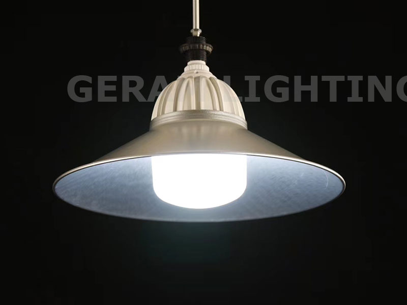 Erittäin kirkas 30 W 40 W 50 W E27 B22 Tehokas LED-lamppu