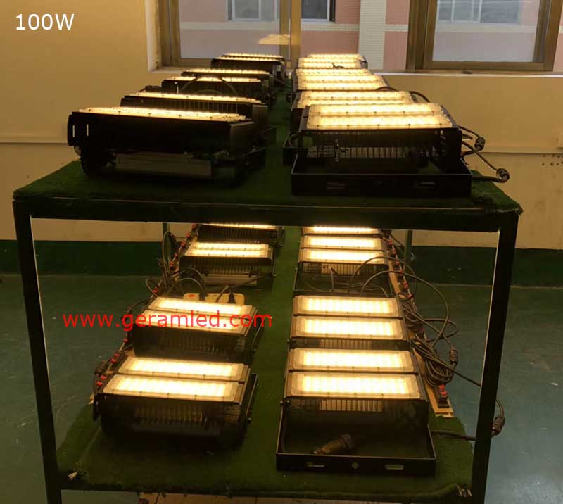 Lampu sorot led tiang tinggi 100w