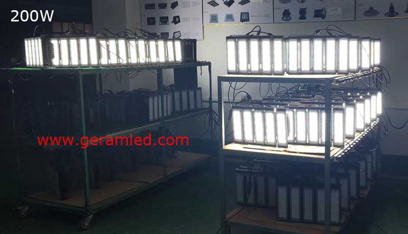 Lampu sorot led tiang tinggi 200w